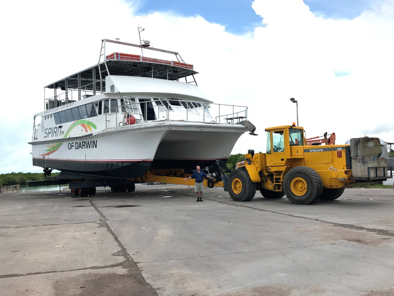 Cleaning & blasting at Spot On Marine